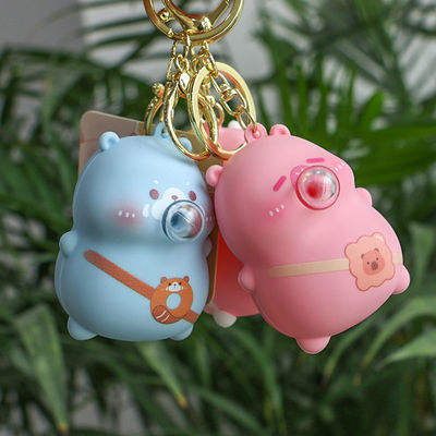 これらのPAISENシリコンポップアウトスクイーズトイは、柔らかく安全なシリコン素材で作られており、かわいい漫画の動物の形にキーホルダーアタッチメントが付いています。ストレスや不安の解消に最適です。