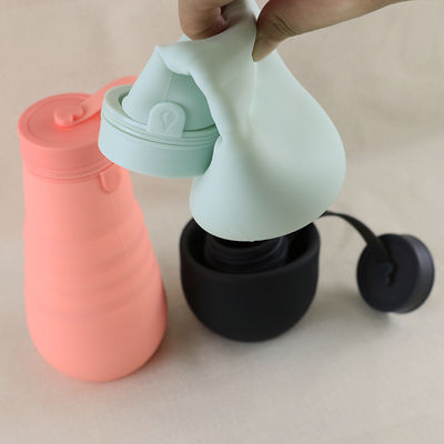 動くことのためのOEM ODMのシリコーンの水差しの柔らかさ折り畳み式500Ml
