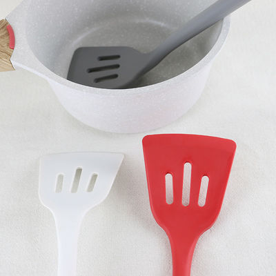 食品等級の安全なシリコーンの台所用品セットの鍋のシャベルのエコ友好的なOEM ODM