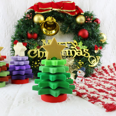 クリスマス ツリーの形のリング ブロックを積み重ねる可愛い人の柔らかいシリコーン
