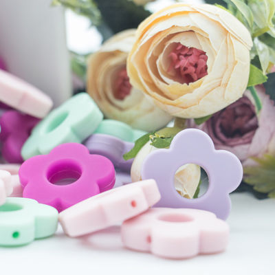 DIYの調停者クリップ咀嚼のネックレスのための花の穴のシリコーンの歯生期のビード4.5cm
