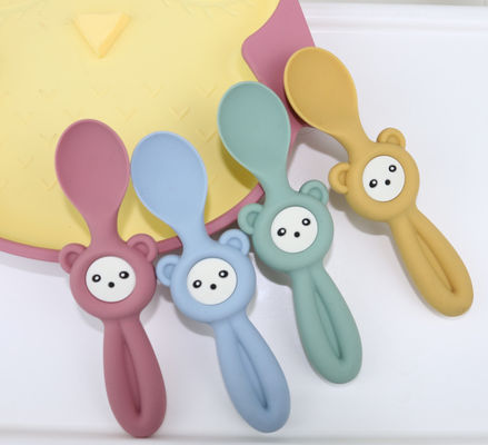 赤ん坊の子供のための柔らかくかわいいパンダ様式のシリコーンのフォークそしてスプーン