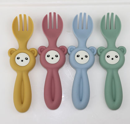 赤ん坊の子供のための柔らかくかわいいパンダ様式のシリコーンのフォークそしてスプーン