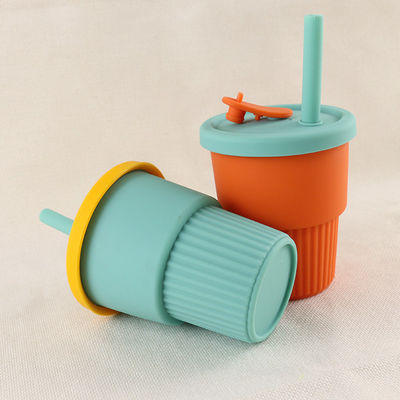旅行キャンプのわらのふたが付いている折りたたみシリコーンのコーヒー カップ350ml