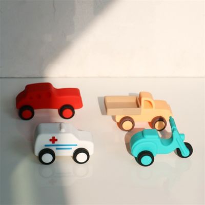 カスタムと卸売 安全なシリコン 自動車用 赤ちゃん用 救急車用 バイク用 流れる車のおもちゃ