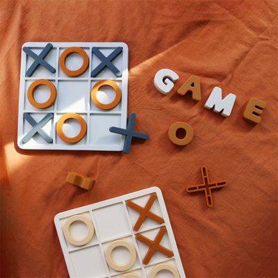 MOQ 50 セット シリコン XO ティックタック 指のパズル オーダーメイド ロゴ カラー BPA 無料 CE 証明書 シリコン 玩具