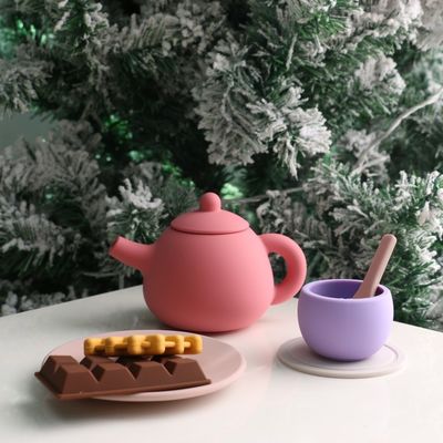 最新の子供用玩具 BPA無料 食品級17個セット シリコンカップ スプーンコースト デザート ティーポット 玩具キット