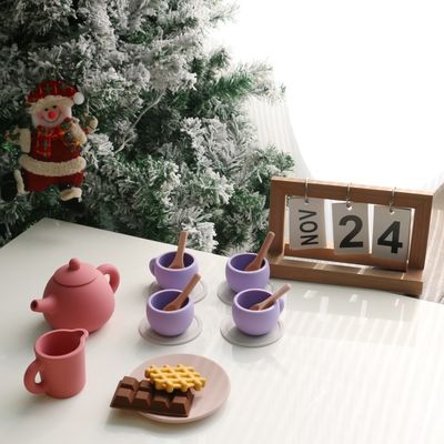 最新の子供用玩具 BPA無料 食品級17個セット シリコンカップ スプーンコースト デザート ティーポット 玩具キット