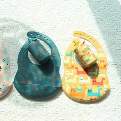 OEM 清潔に簡単 シリコン ベビー ビブ 0-4 歳 赤ちゃん 給餌 プリント シリコン ビブ カップ
