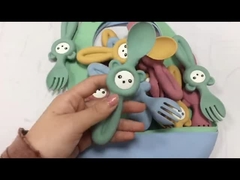 赤ん坊の子供のための柔らかくかわいいパンダ様式のシリコーンのフォークそしてスプーン