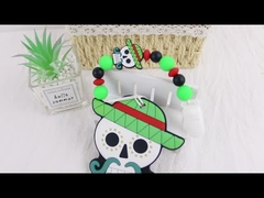 なだめる歯が生える苦痛のために多彩なハロウィンの魔法使いの帽子のシリコーンの赤ん坊Teether